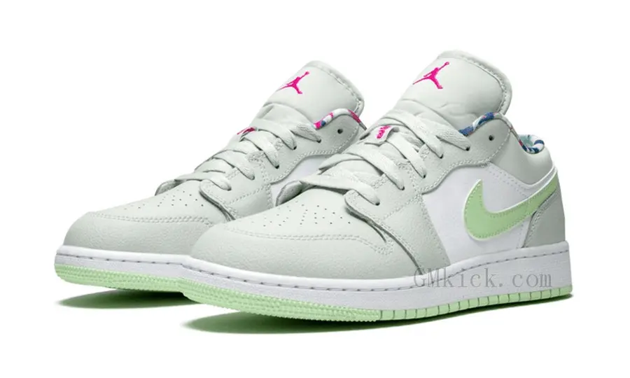 Alternative view of Giày Nike Air Jordan 1 Low GS 'Barely Grey Spruce' 554723-051