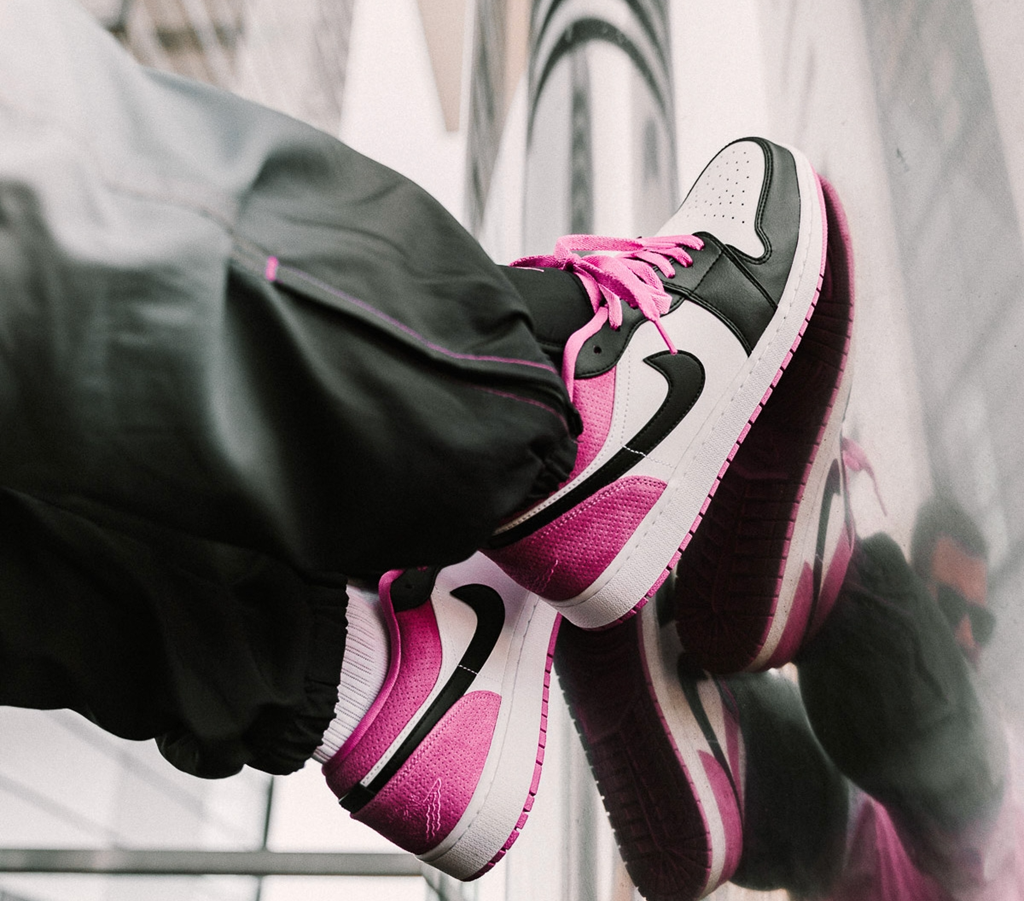 Giày Nike Air Jordan 1 Low Black Active Fuchsia CK3022-005 - Ảnh 4