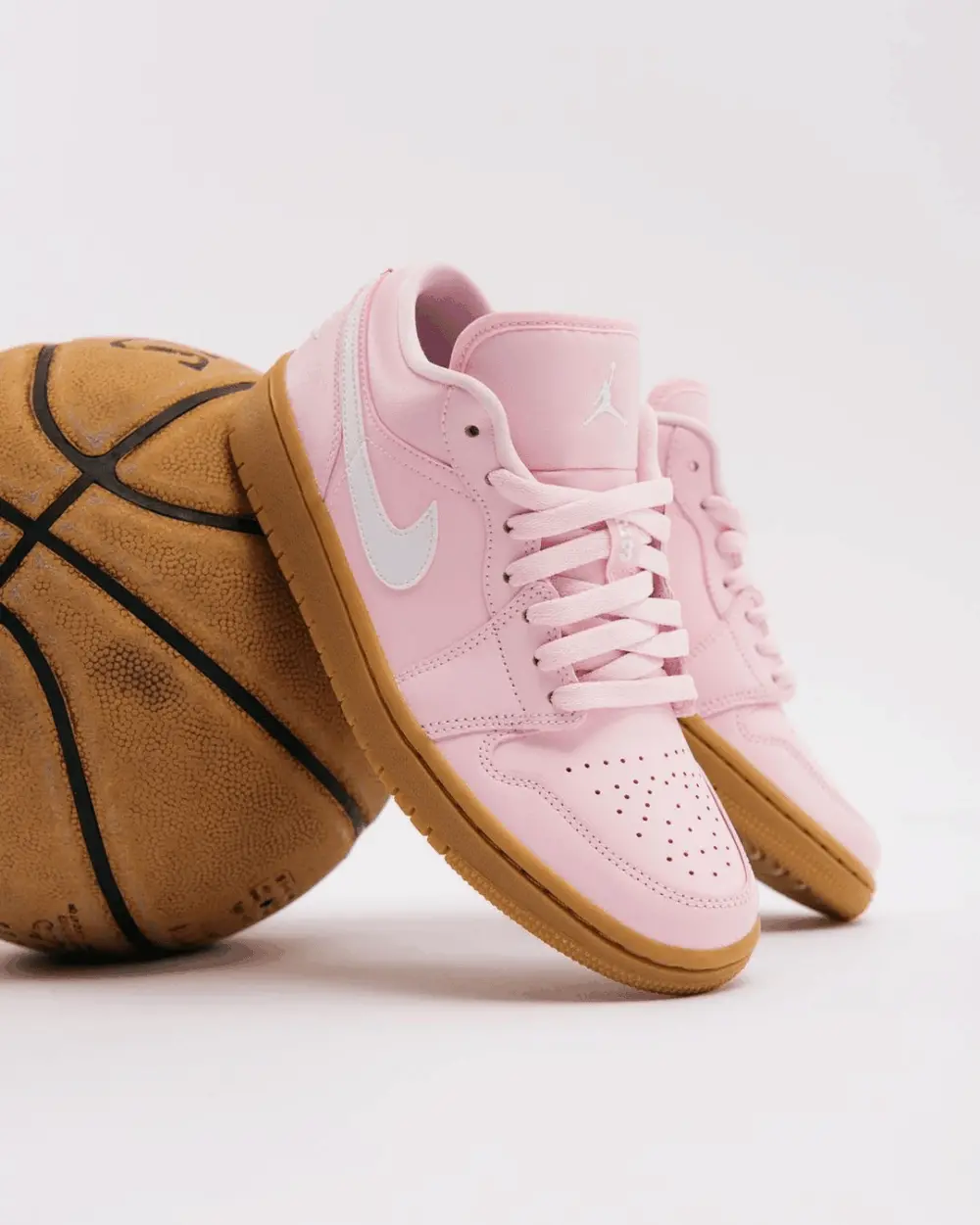 Giày Nike Wmns Air Jordan 1 Low 'Arctic Pink Gum' DC0774-601 - Ảnh 5