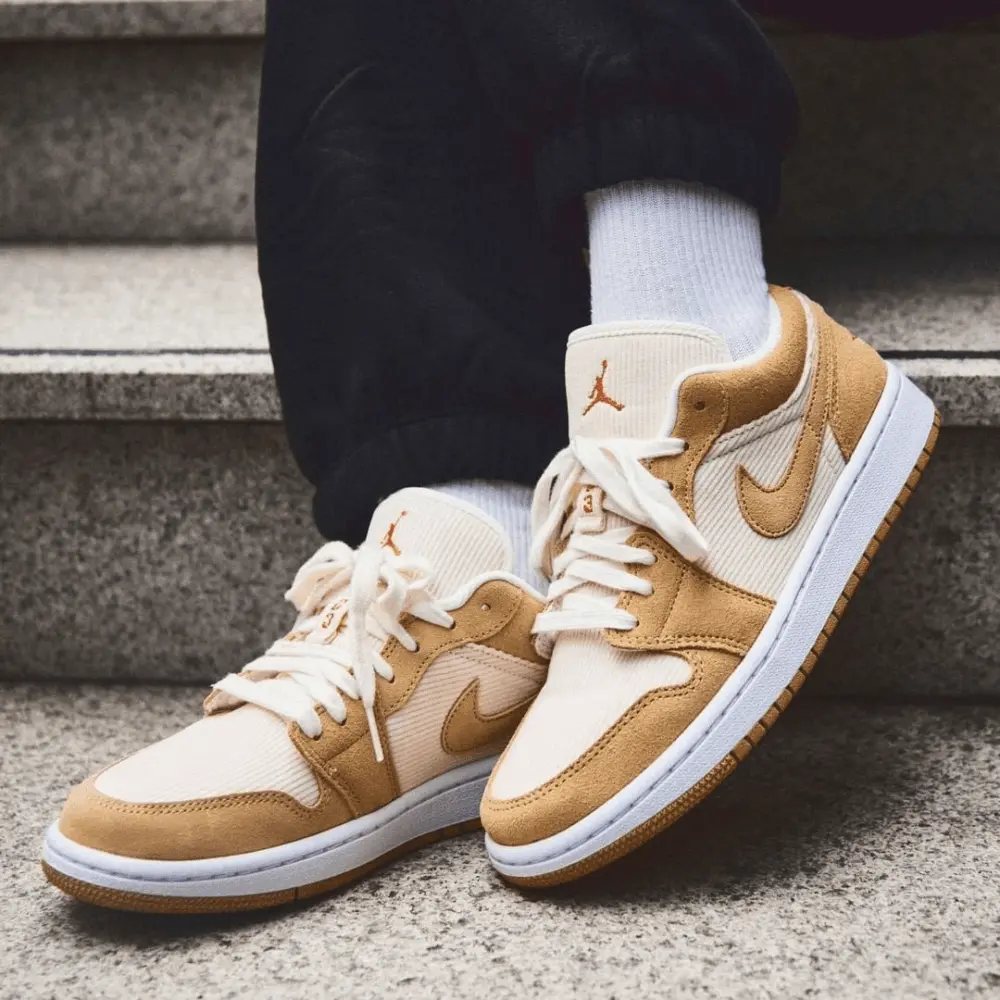 Alternative view of Giày Nike Wmns Air Jordan 1 Low SE 'Twine' DH7820-700