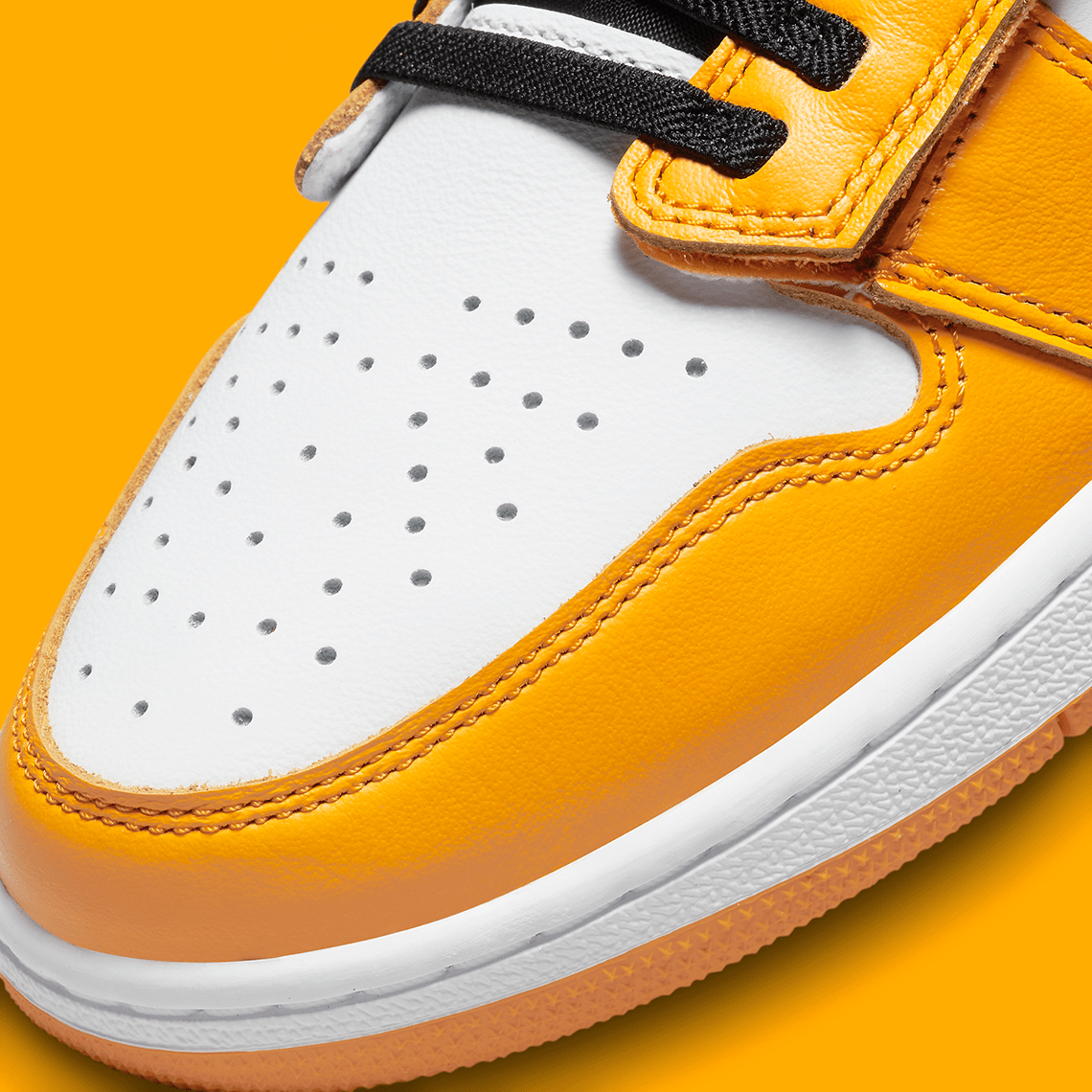 Giày Nike Air Jordan 1 Low FlyEase 'University Gold’ DM1206-107 - Ảnh 6