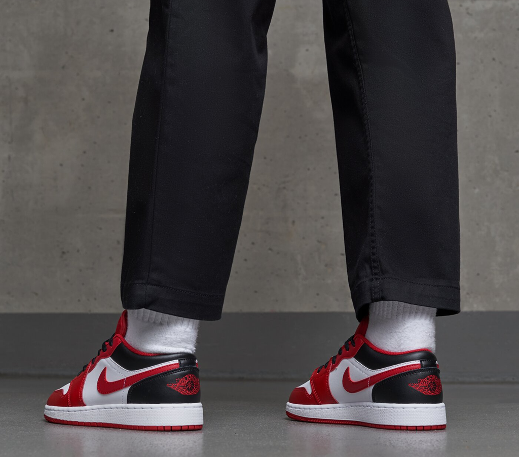 Giày Nike Air Jordan 1 Low GS 'Reverse Black Toe' 553560-163 - Ảnh 4