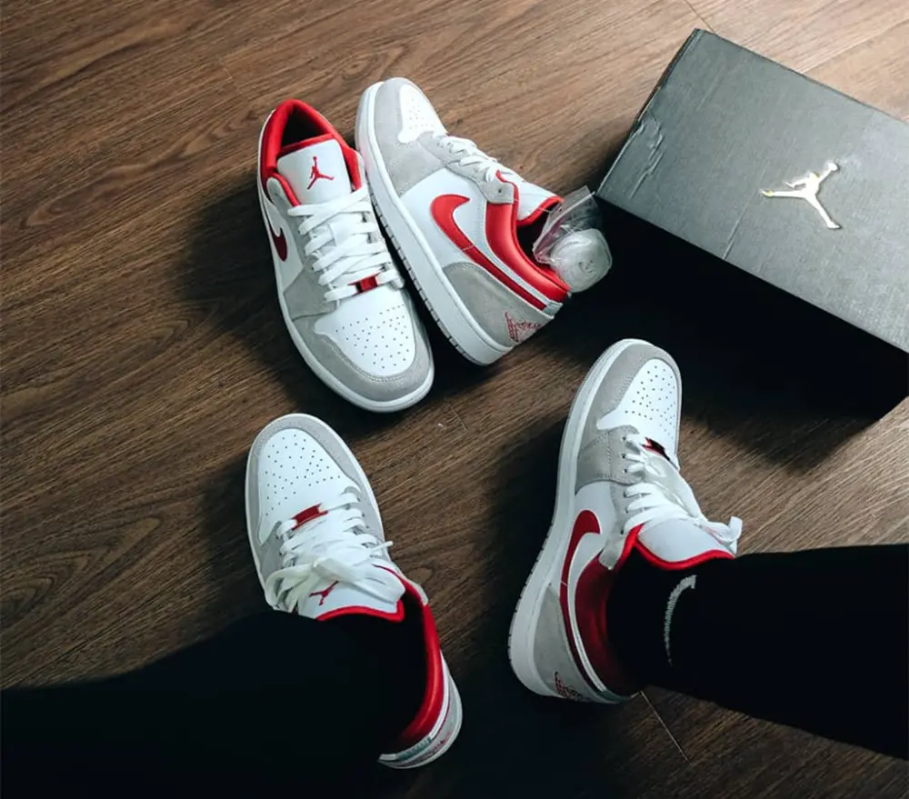 Giày Nike Air Jordan 1 Low SE 'Light Smoke Grey Gym Red' DC6991-016 - Ảnh 3