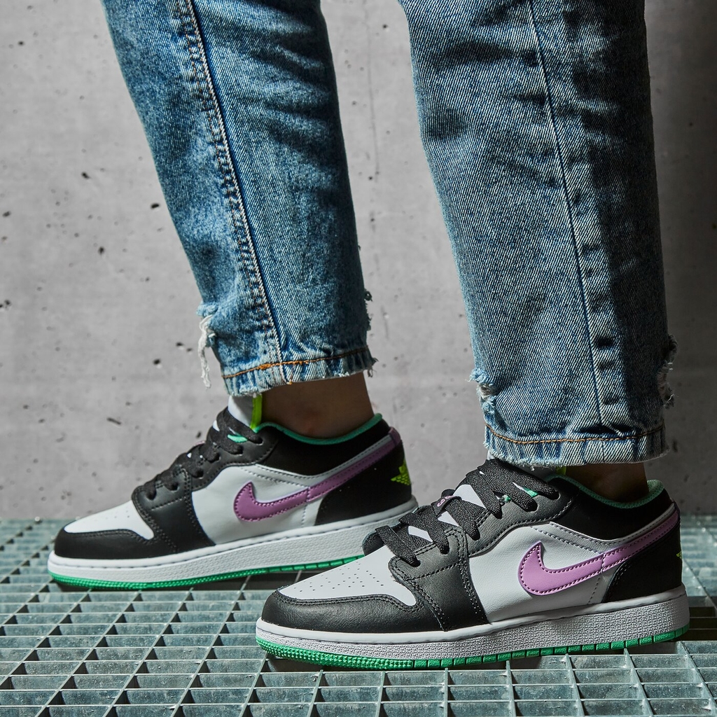 Giày Nike Air Jordan 1 Low GS 'White Violet Shock' 553560-151 - Ảnh 5