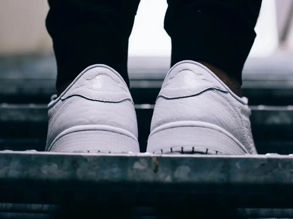 Giày Nike Air Jordan 1 Low “Triple White” 553560-126 - Ảnh 3