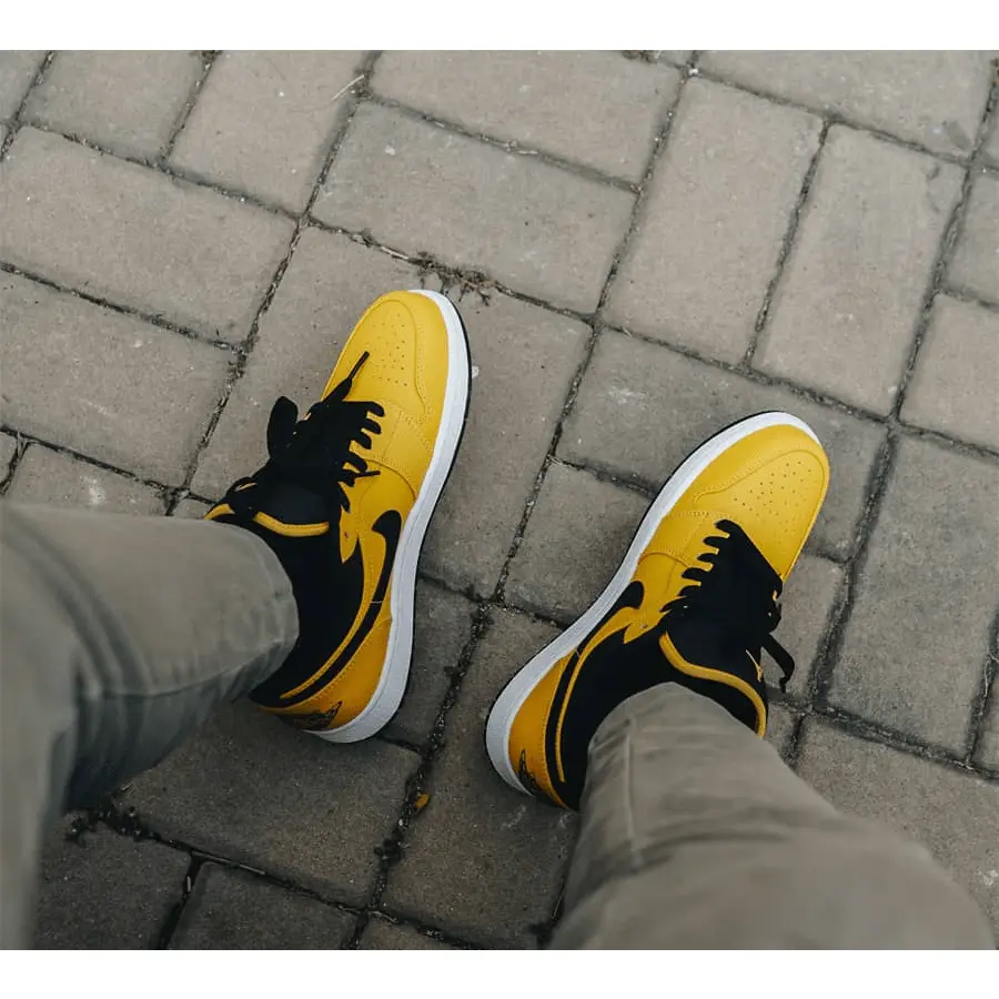 Giày Nike Air Jordan 1 Low 'University Gold Black' 553558-700 - Ảnh 4