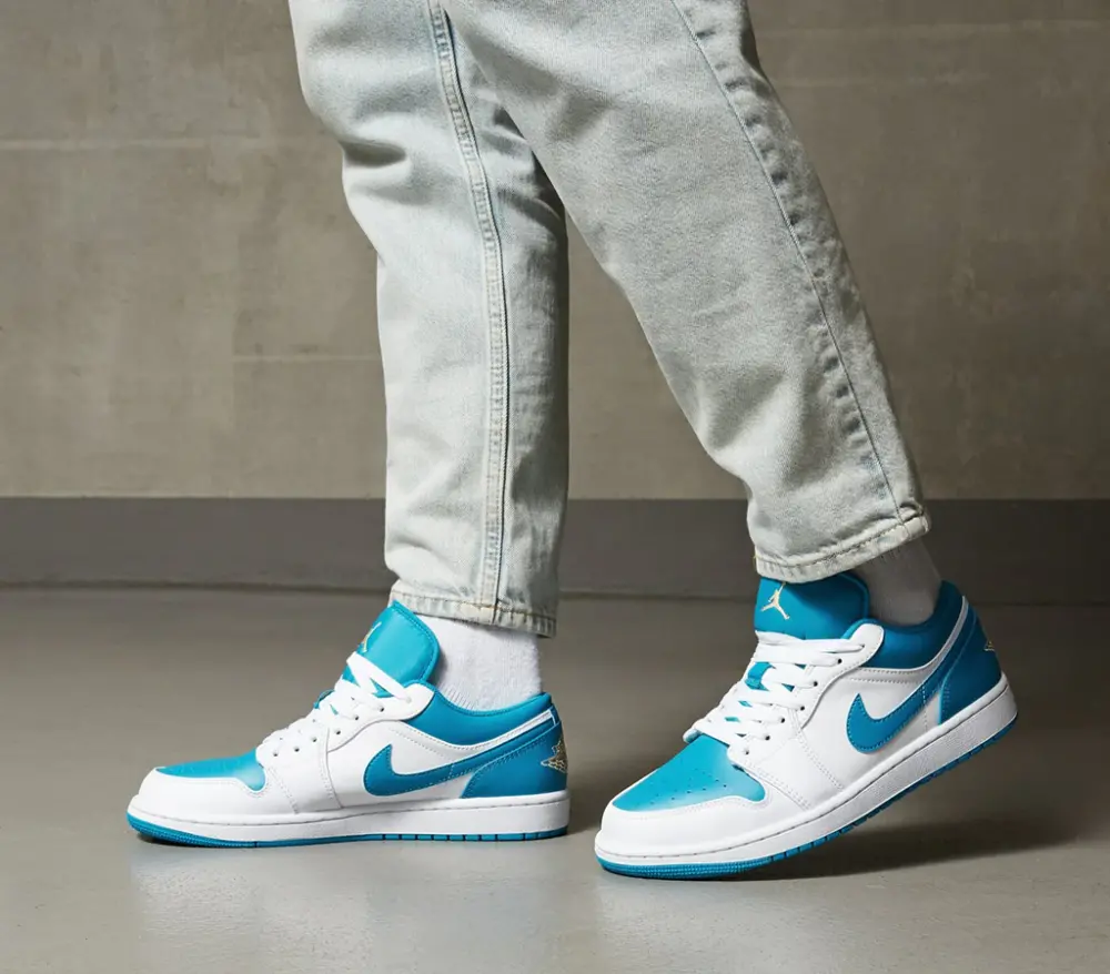 Alternative view of Giày Nike Air Jordan 1 Low 'Aquatone' 553558-174