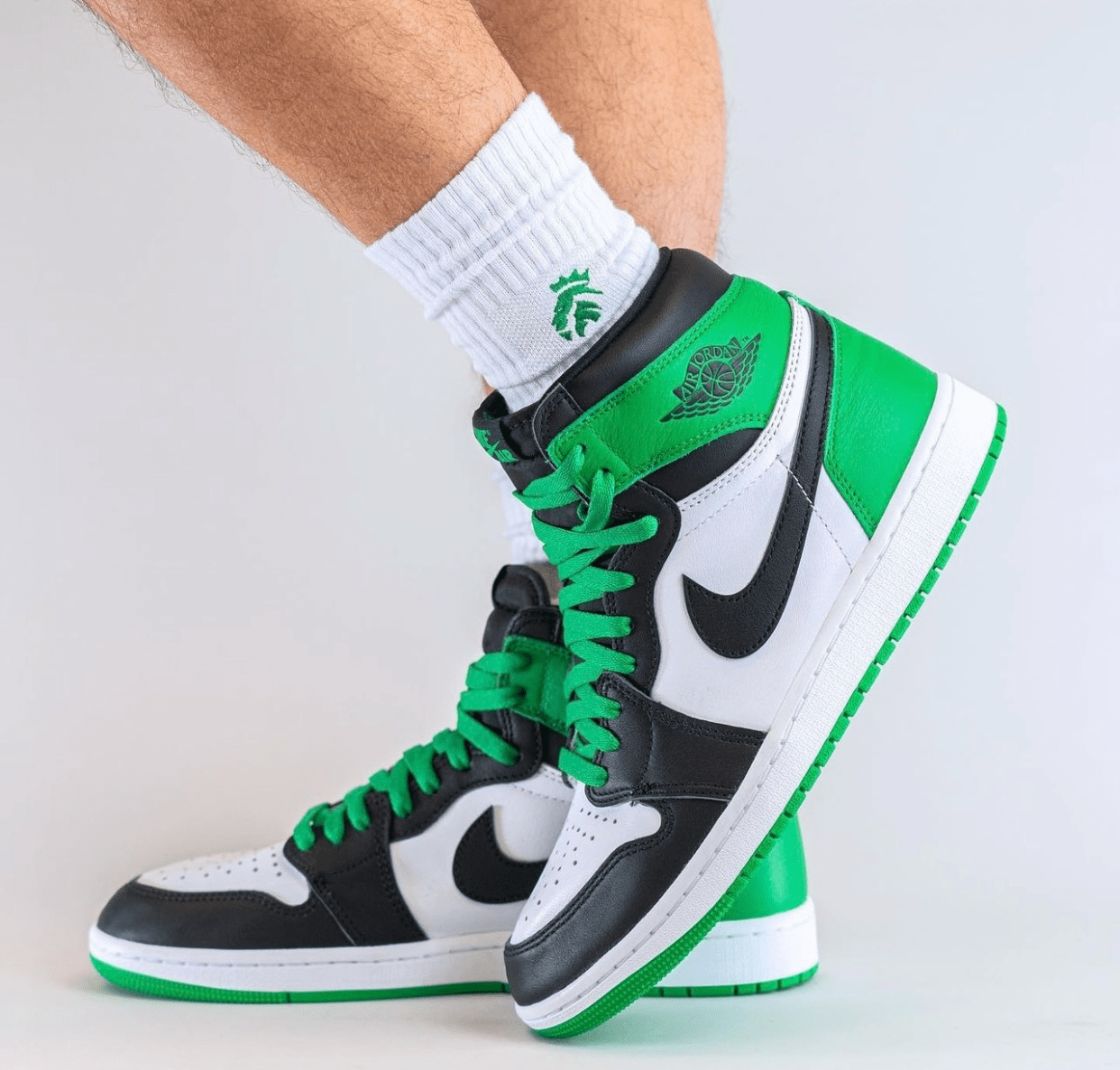 Giày Nike Air Jordan 1 Retro High OG 'Lucky Green' DZ5485-031 - Ảnh 3
