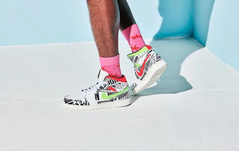 Giày Nike Air Jordan 1 Mid 'Over-Print Logos' 554724-119 - Ảnh 5