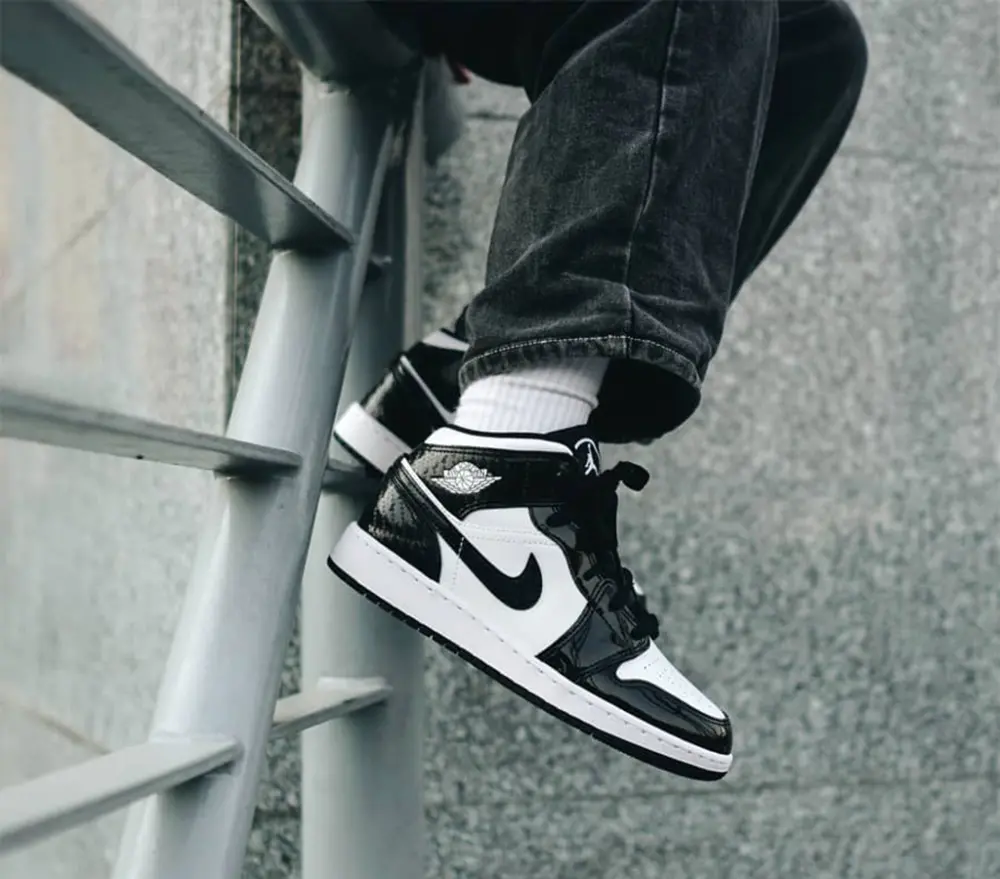Giày Nike Air Jordan 1 Mid SE 'Carbon Fiber' DD1649-001 - Ảnh 6