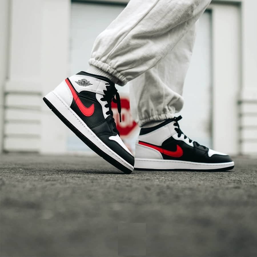 Giày Nike Air Jordan 1 Mid 'Chile Red' 554724-075 - Ảnh 8