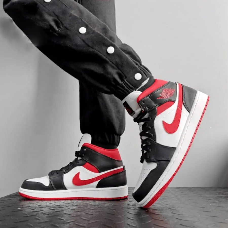 Giày Nike Air Jordan 1 Mid 'Metallic Red' 554724-122 - Ảnh 7