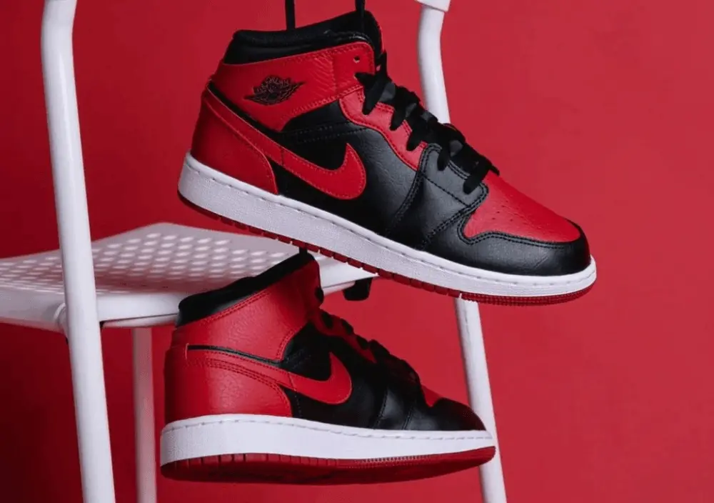 Giày Nike Air Jordan 1 Mid "Banned" 2020 554724-074 - Ảnh 4