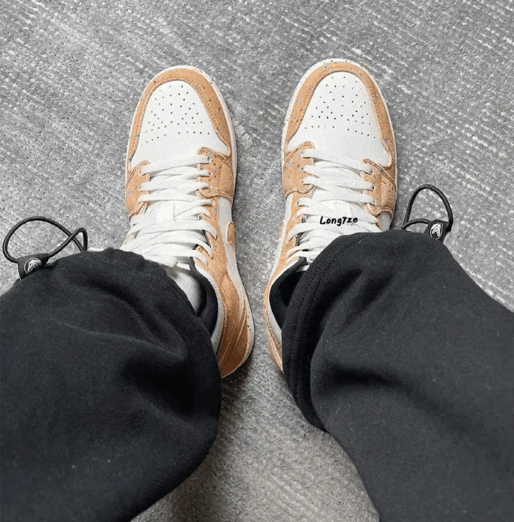 Alternative view of Giày Nike Air Jordan 1 Mid SE 'Brushstroke Paint Splatter' DA8005-100