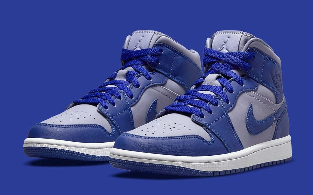Giày Nike Air Jordan 1 Mid Appears In Georgetown Colors DH7821-500 - Ảnh 4