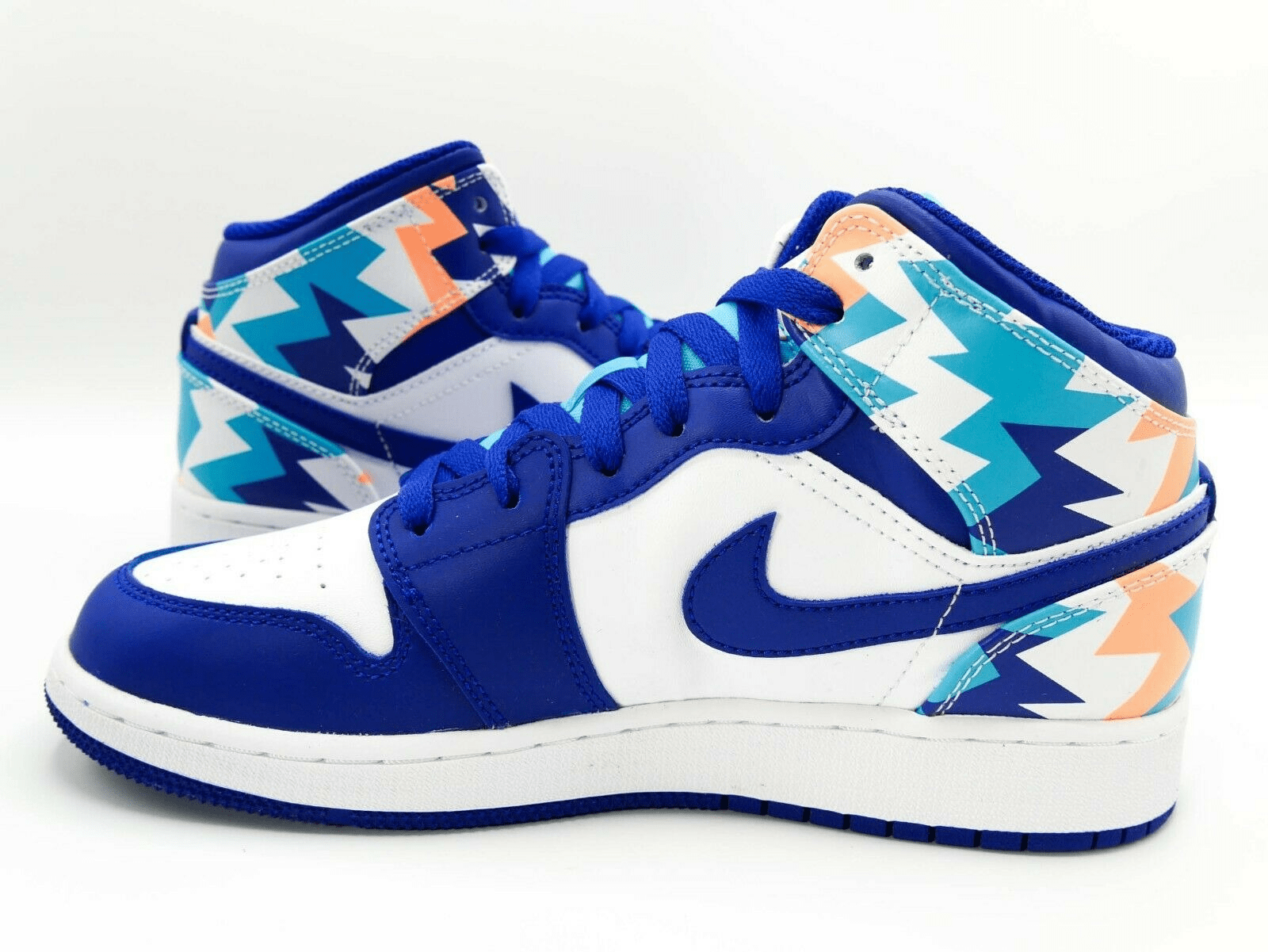 Giày Nike Air Jordan 1 Mid GS 'Geometric Pint' 555112-105 - Ảnh 5