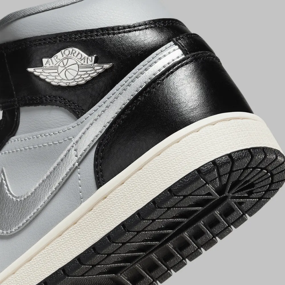 Giày Nike Air Jordan 1 Mid SE 'Black Chrome' FB9892-002 - Ảnh 6