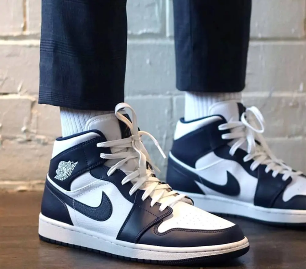 Alternative view of Giày Nike Air Jordan 1 Mid 'Obsidian' 554724-174