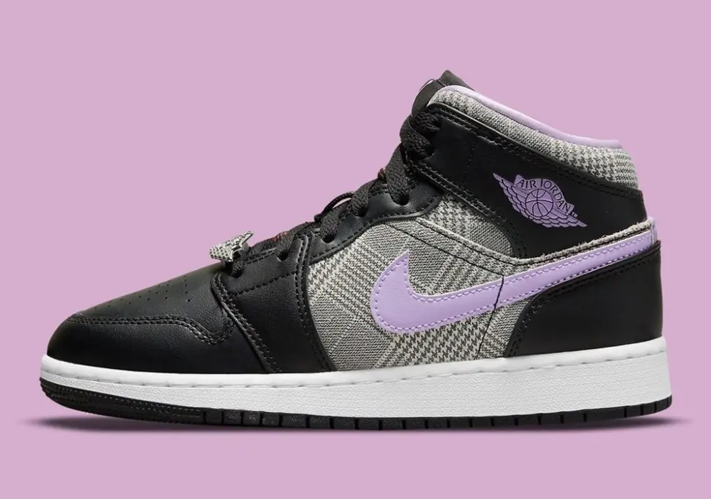 Alternative view of Giày Nike Air Jordan 1 Mid SE GS 'Houndstooth' DC7226-015