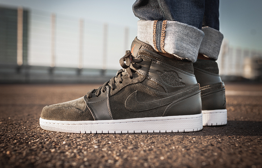 Giày Nike Air Jordan 1 Retro Mid Sequoia 554724-302 - Ảnh 3