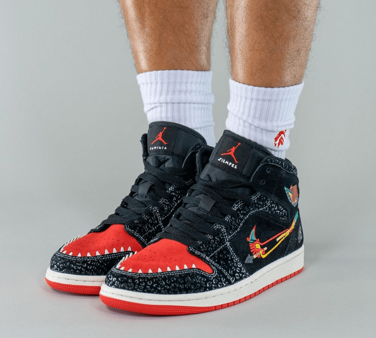 Giày Nike Air Jordan 1 Mid SE 'SiEMPRE Familia' DN4904-001 - Ảnh 3