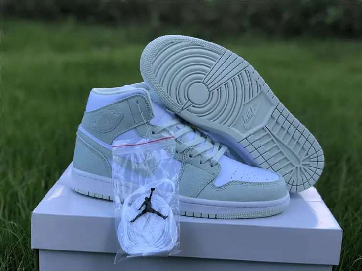Giày Nike Wmns Air Jordan 1 Mid 'Spruce Aura' CV5280-103 - Ảnh 6