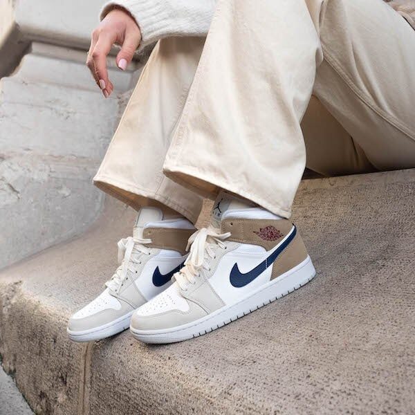 Giày Nike Air Jordan 1 Mid 'Tan Suede' DO6726-100 - Ảnh 2