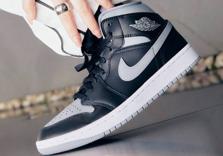 Giày Nike Wmns Air Jordan 1 Mid 'Shadow' BQ6472-007 - Ảnh 3