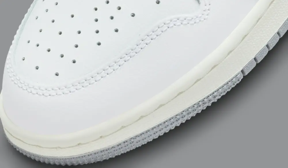 Giày Nike Air Jordan 1 Mid 'White' 554725-135 - Ảnh 4
