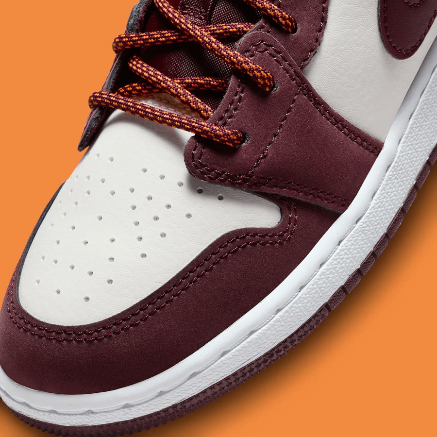 Giày Nike Air Jordan 1 Low GS 'Night Maroon' 553560-068 - Ảnh 6