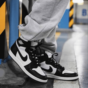 Alternative view of Giày Nike Air Jordan 1 Hi 85 'Black White' BQ4422-001