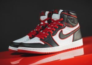 Alternative view of Giày Nike Jordan 1 Retro High Bloodline 555088-062