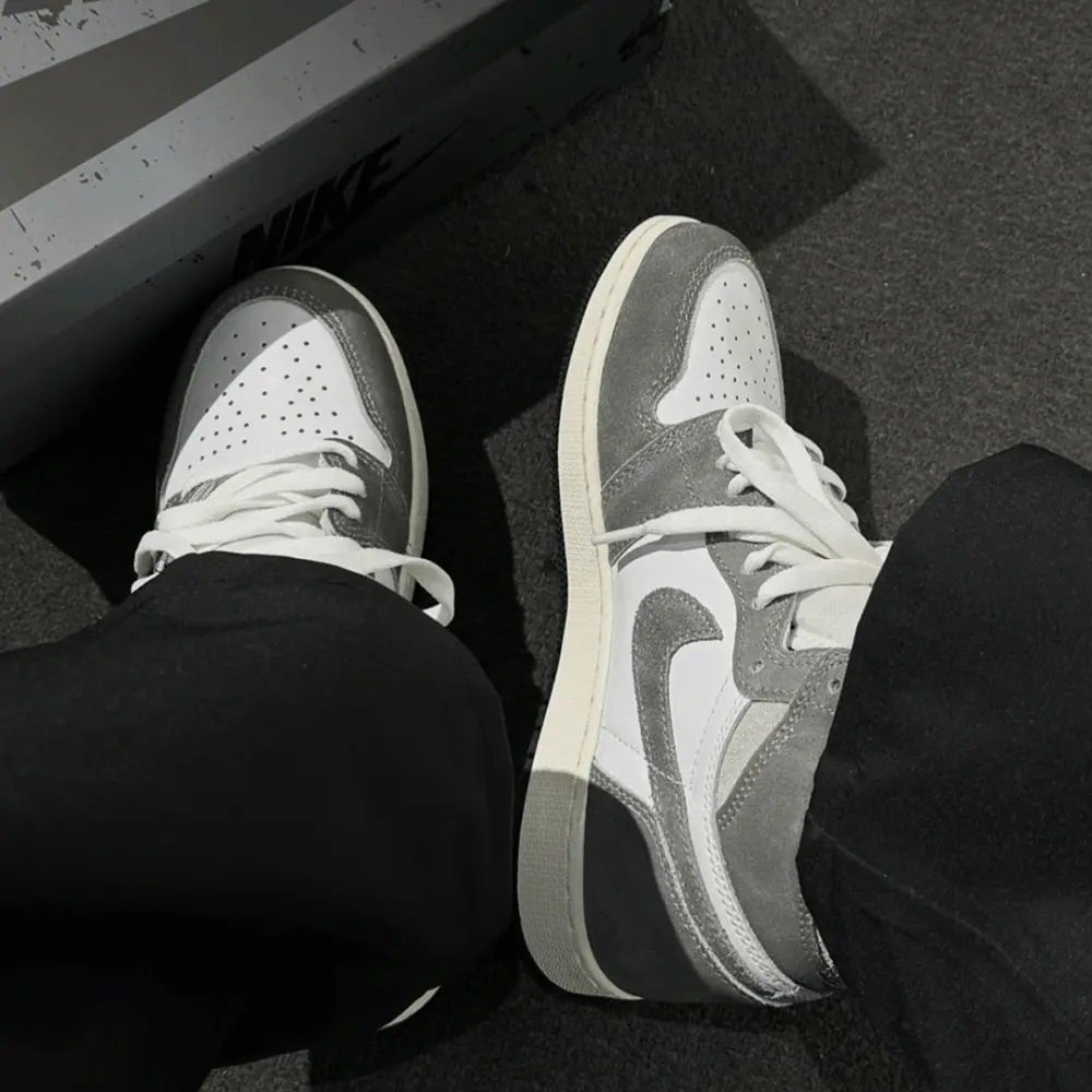 Alternative view of Giày Nike Air Jordan 1 Retro High OG GS 'Washed Black' FD1437-051