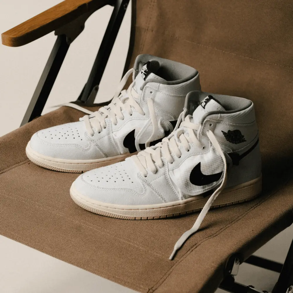 Alternative view of Giày Nike Air Jordan 1 Retro High Utility 'White Black' DO8727-100
