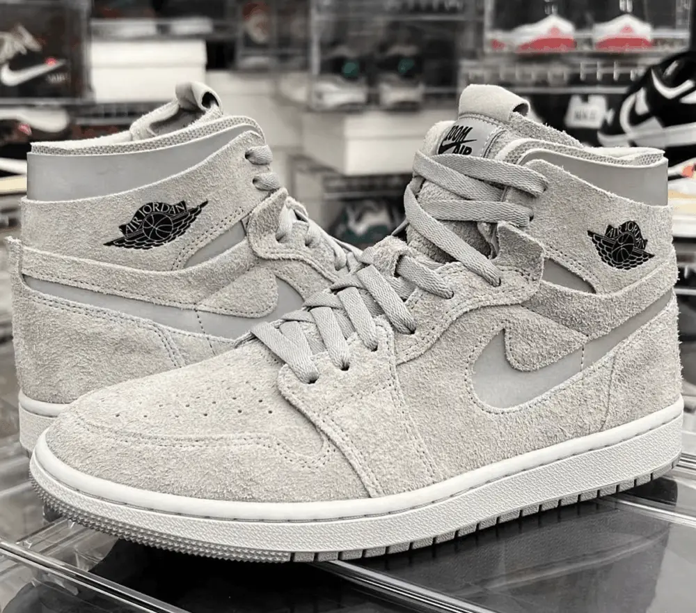 Alternative view of Giày Nike Air Jordan 1 Zoom CMFT 'Metallic Silver' CT0979-003
