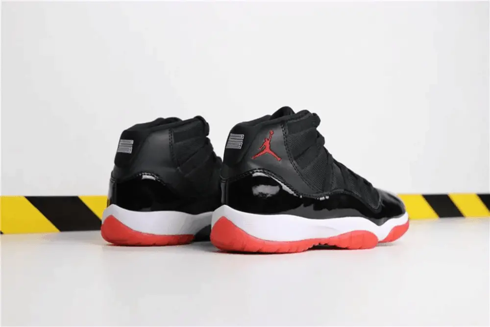 Alternative view of Giày Nike Air Jordan 11 Retro 'Bred' 2012 378037-010