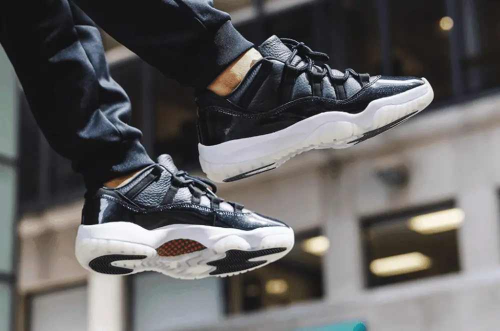 Alternative view of Giày Nike Air Jordan 11 Retro Low '72-10' AV2187-001
