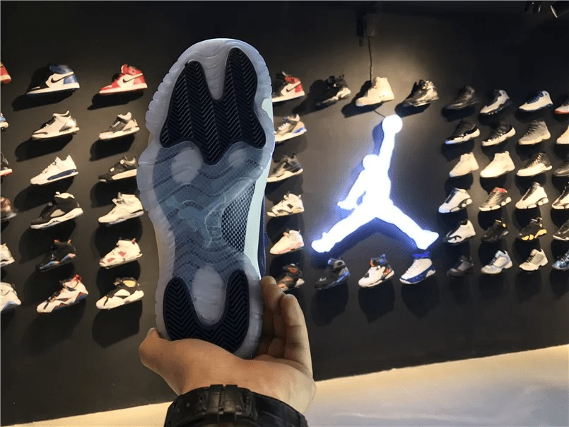 Giày Nike Air Jordan 11 Retro Low GS 'Blue Moon' 580521-408 - Ảnh 6