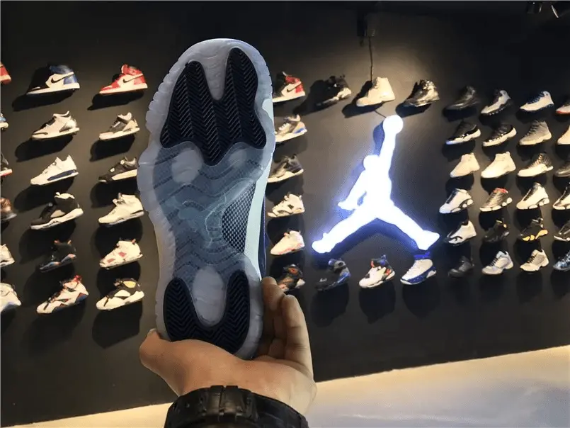 Giày Nike Air Jordan 11 Retro Low GS 'Blue Moon' 580521-408 - Ảnh 6