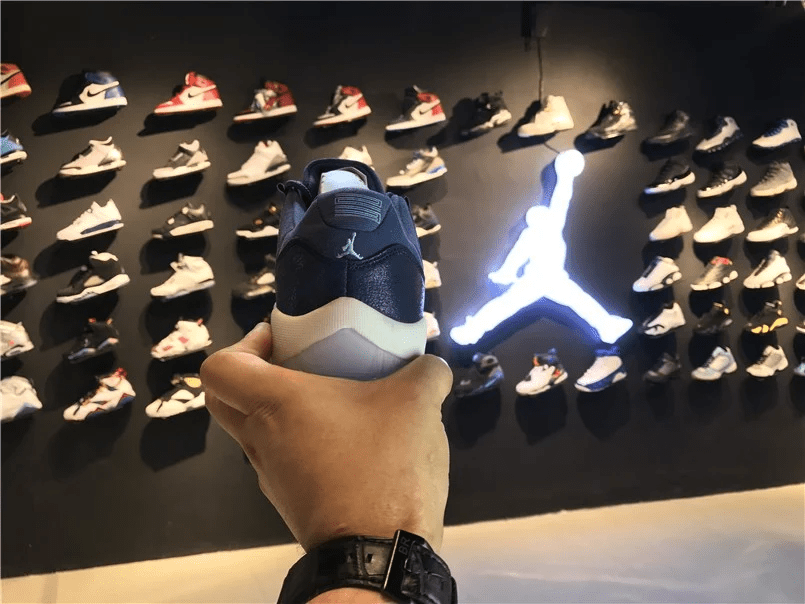 Giày Nike Air Jordan 11 Retro Low GS 'Blue Moon' 580521-408 - Ảnh 4