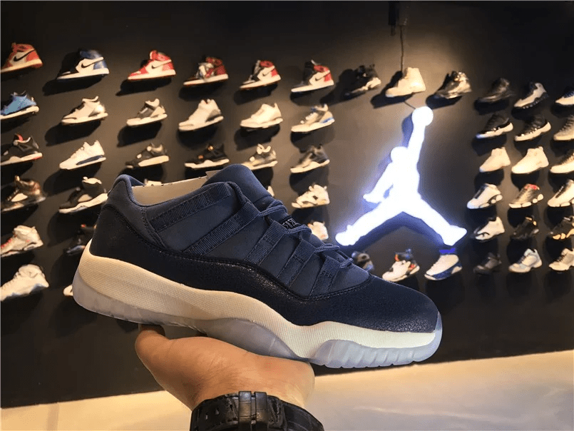Giày Nike Air Jordan 11 Retro Low GS 'Blue Moon' 580521-408 - Ảnh 3