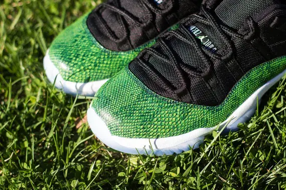 Giày Nike Air Jordan 11 Retro Low 'Snake' 528895-033 - Ảnh 3
