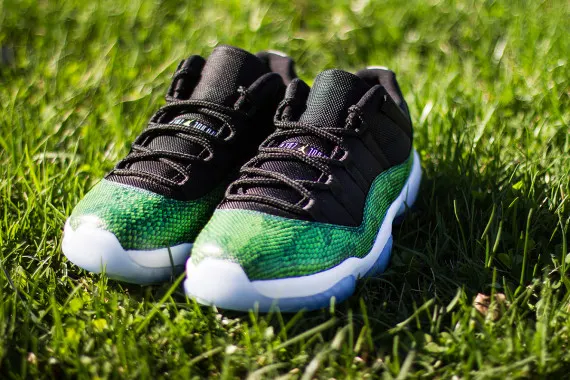 Giày Nike Air Jordan 11 Retro Low 'Snake' 528895-033 - Ảnh 2