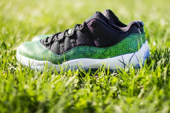 Giày Nike Air Jordan 11 Retro Low 'Snake' 528895-033 - Ảnh 6