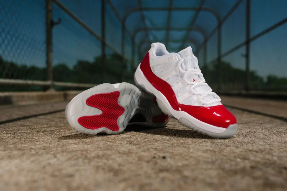 Giày Nike Air Jordan 11 Retro Low 'Cherry' 528896-102 - Ảnh 6