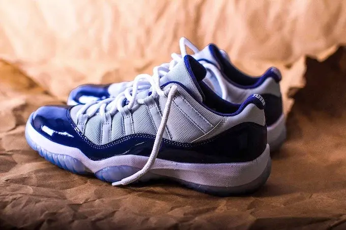 Alternative view of Giày Nike Air Jordan 11 Retro Low BG 'Georgetown' 528896-007