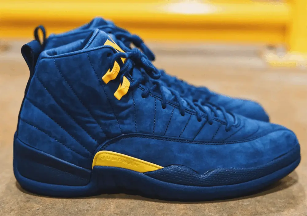 Alternative view of Giày Nike Air Jordan 12 Retro 'Michigan' BQ3180-407