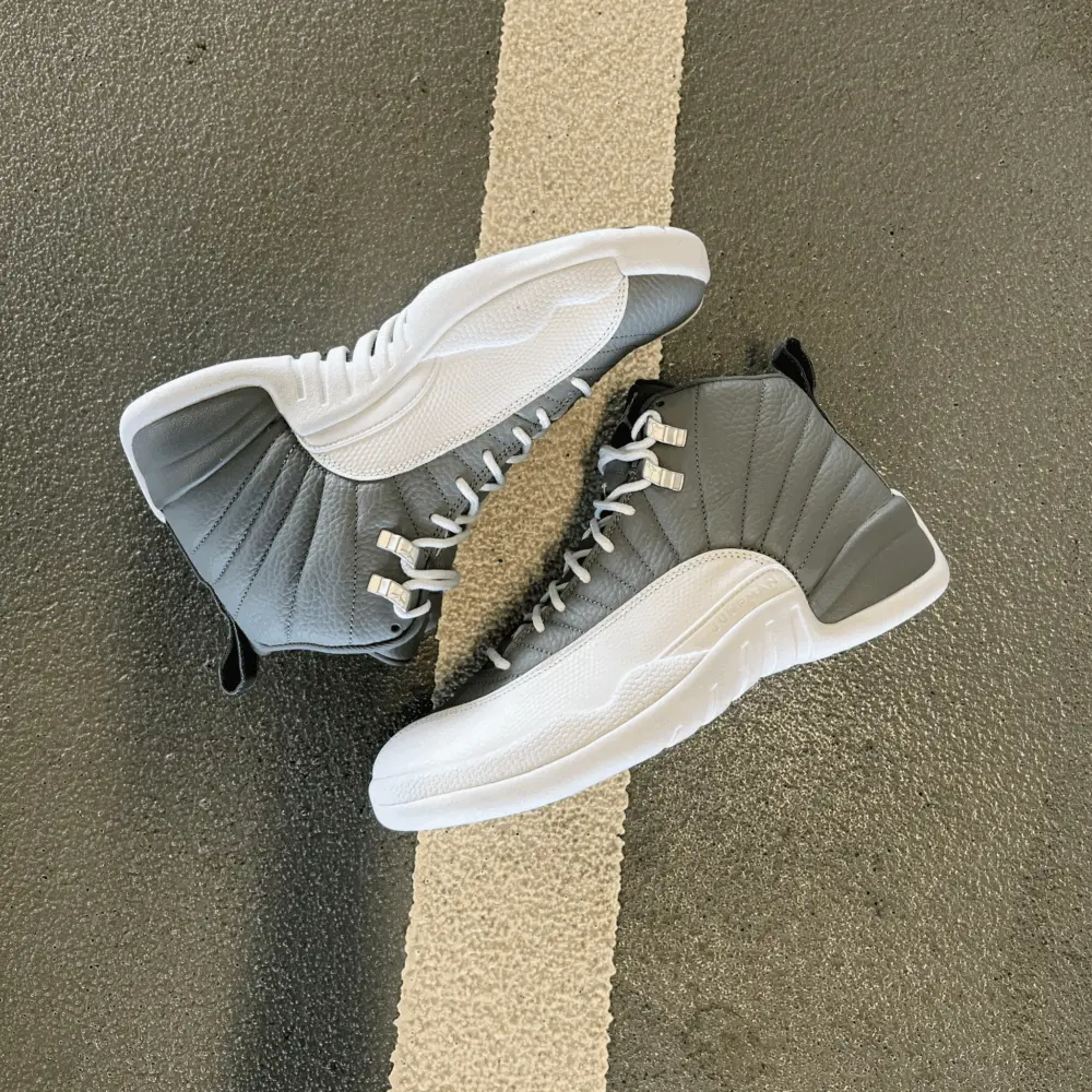 Giày Nike Air Jordan 12 Retro 'Grey' CT8013-015 - Ảnh 3