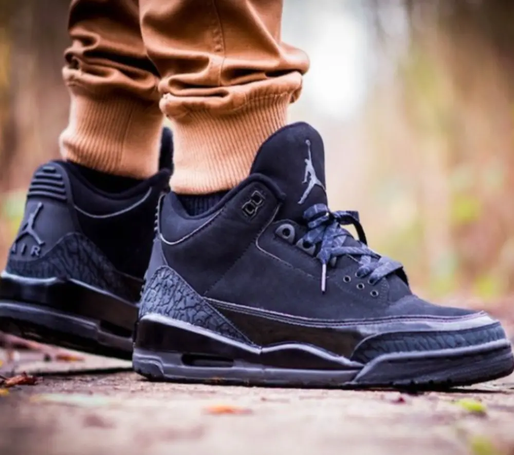 Alternative view of Giày Nike Air Jordan 3 Retro 'Black Cat' 136064-002