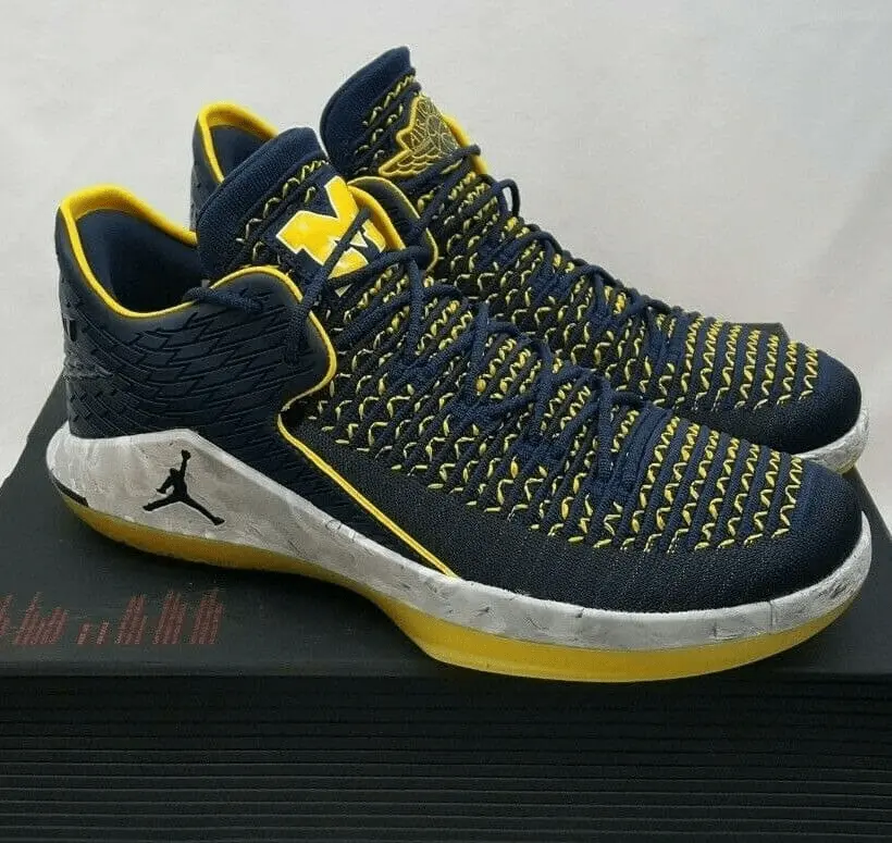 Alternative view of Giày Nike Air Jordan 32 Low 'Michigan Wolverines' AA1256-405